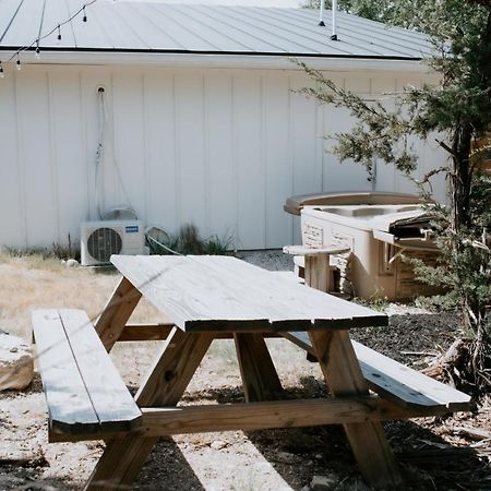 Villa Hummingbird Haus - Hill Country Views On 20 Acres With Firepit à Spring Branch Extérieur photo