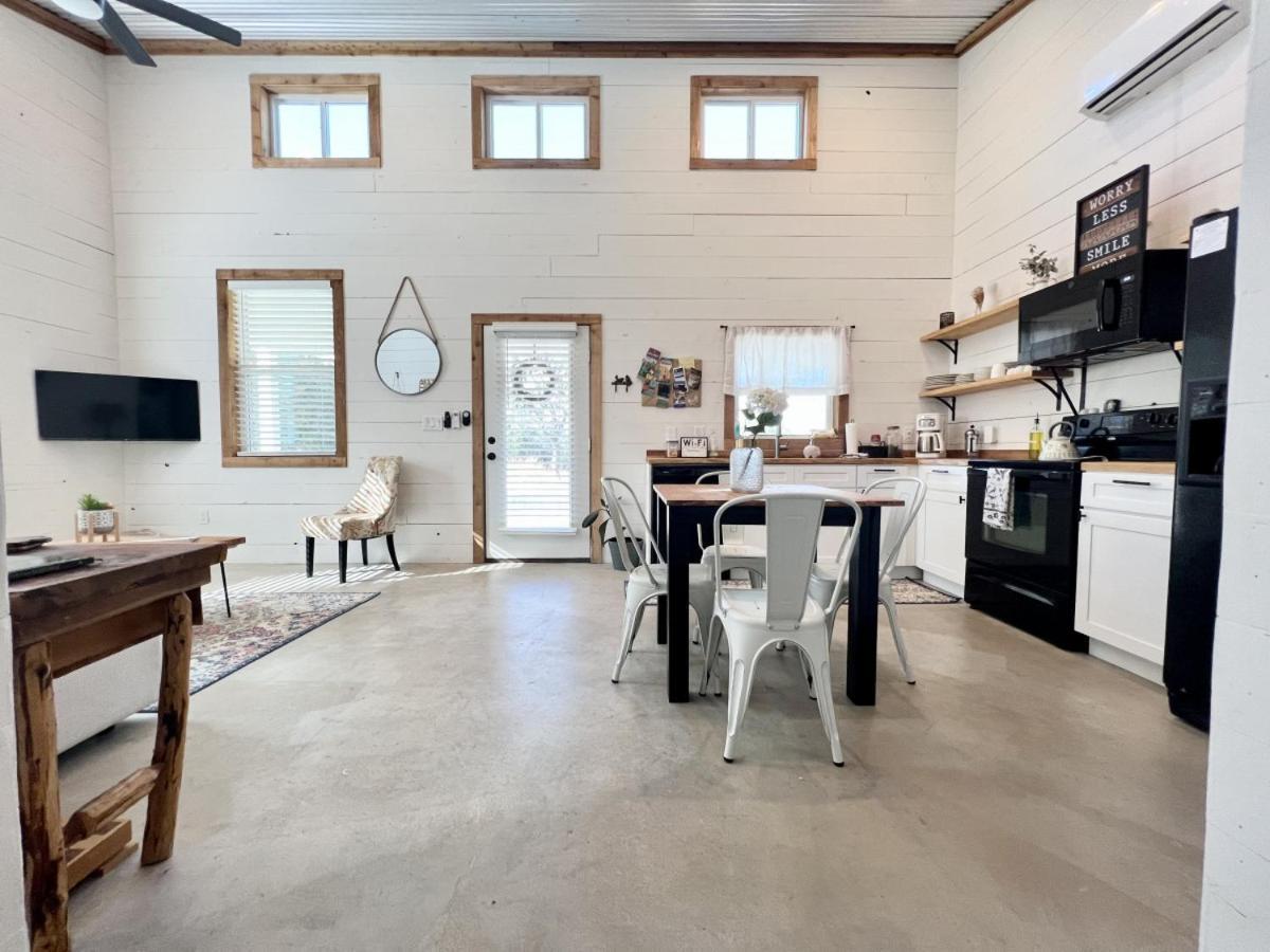 Villa Hummingbird Haus - Hill Country Views On 20 Acres With Firepit à Spring Branch Extérieur photo