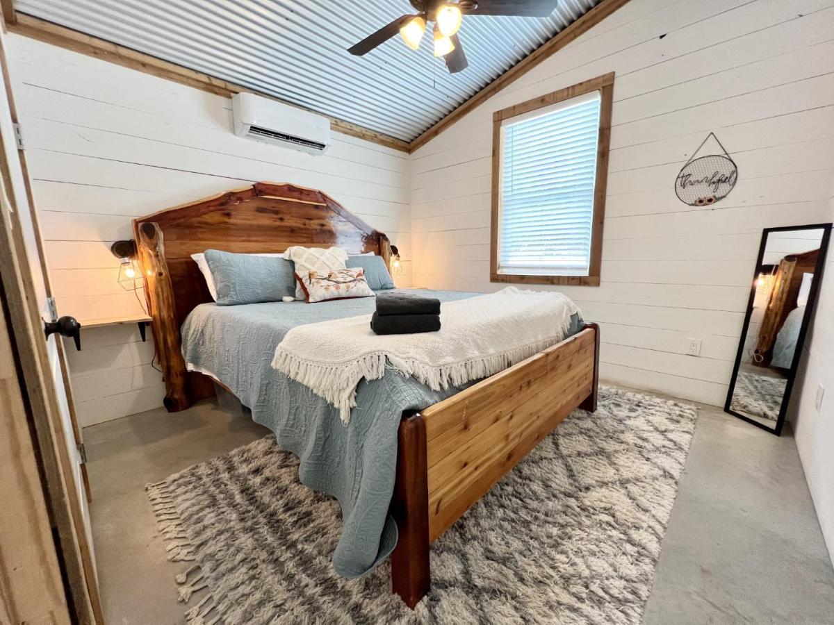 Villa Hummingbird Haus - Hill Country Views On 20 Acres With Firepit à Spring Branch Extérieur photo