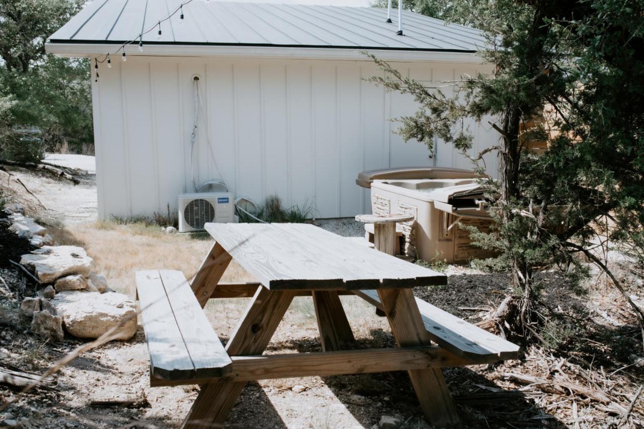 Villa Hummingbird Haus - Hill Country Views On 20 Acres With Firepit à Spring Branch Extérieur photo